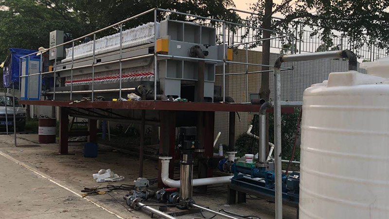 污泥脫水過程中絮凝劑加還是不加 污泥脫水過程中絮凝劑加還是不加