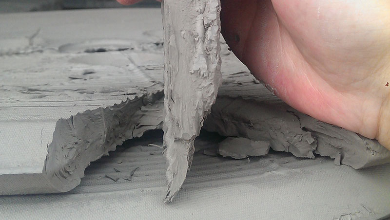 電鍍污泥壓濾機壓濾后的泥餅