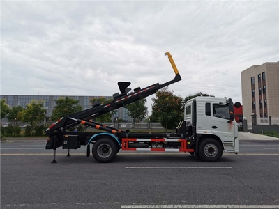 國(guó)六新款陜汽10噸背罐車(chē) 高效運(yùn)輸?shù)膶I(yè)解決方案